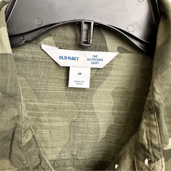 Old navy Camo boyfriend shirt - Picture 2 of 5